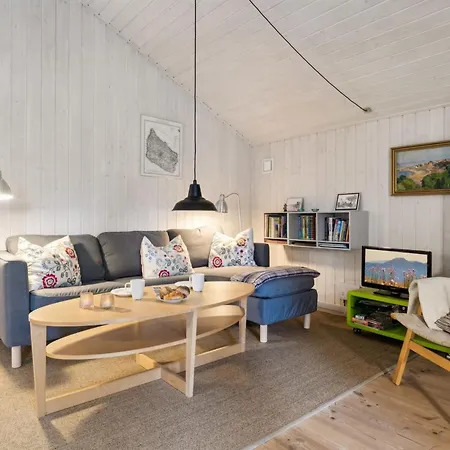 Aimo - 300m From The Sea By Interhome *