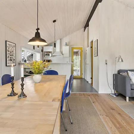 Aimo - 300m From The Sea By Interhome *